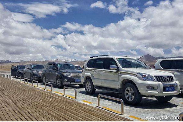 西藏拉薩包車