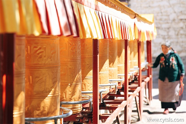 國(guó)慶去西藏旅游的人