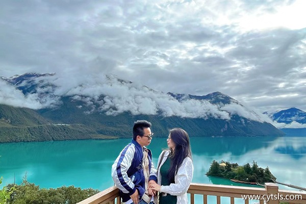 去西藏旅游兩個人要準(zhǔn)備多少費用